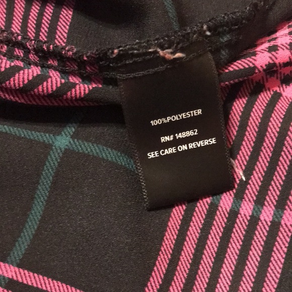 Torrid Blouse Size 1 (1X 14-16) Black, Pink & Green Colors - Picture 10 of 11